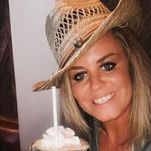 Meet your Posher, Annie